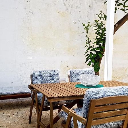 Borgo Guesthouse Монополи Экстерьер фото